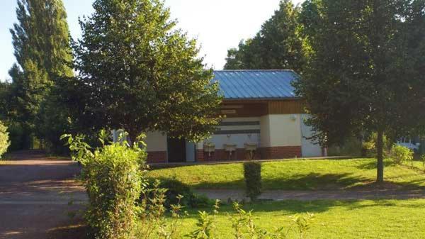 Les Insolites Du Velodrome D'Albert Exterior photo